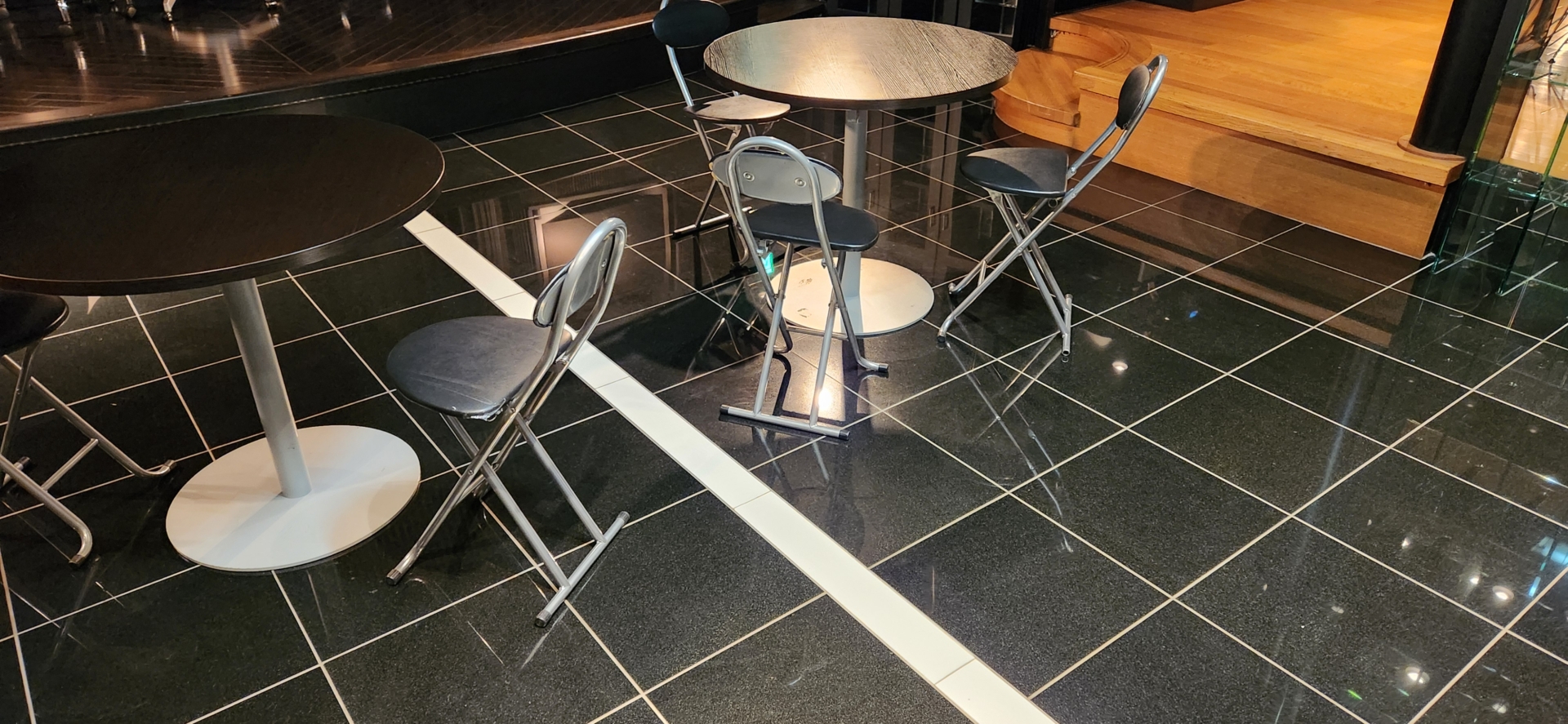 黒曜石洗浄/床清掃：01_施工前