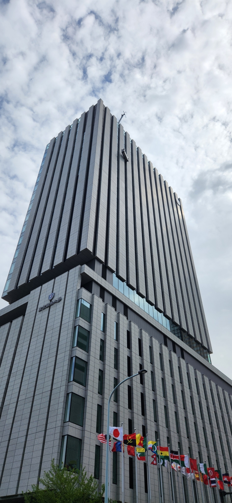 ゴンドラ/ガラス清掃：06_施工中