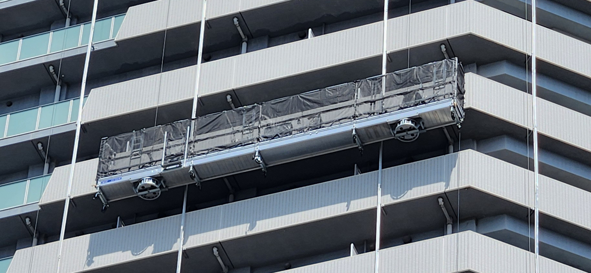 外壁工事/外壁洗浄（修繕工事）：03_施工中