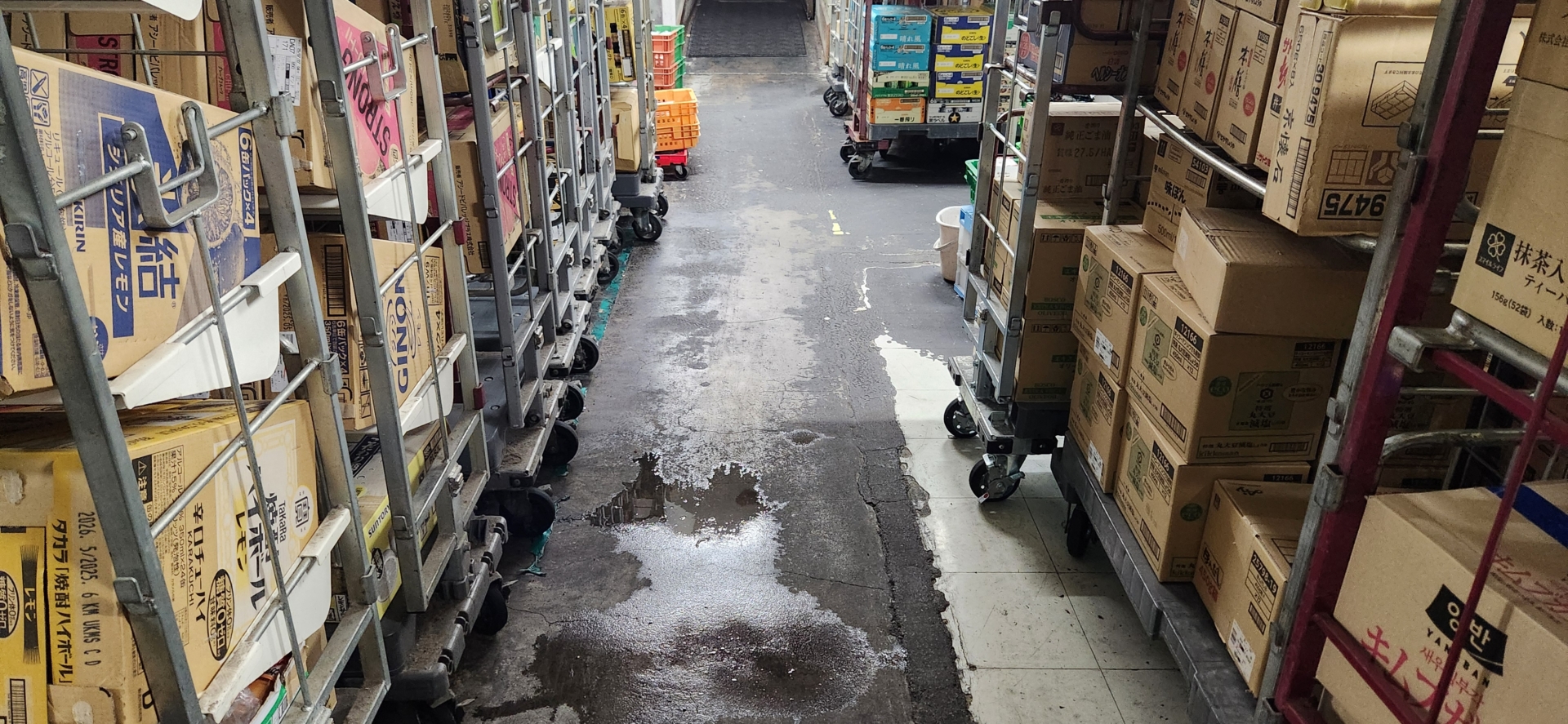 モルタル油除去洗浄/床清掃：①施工前