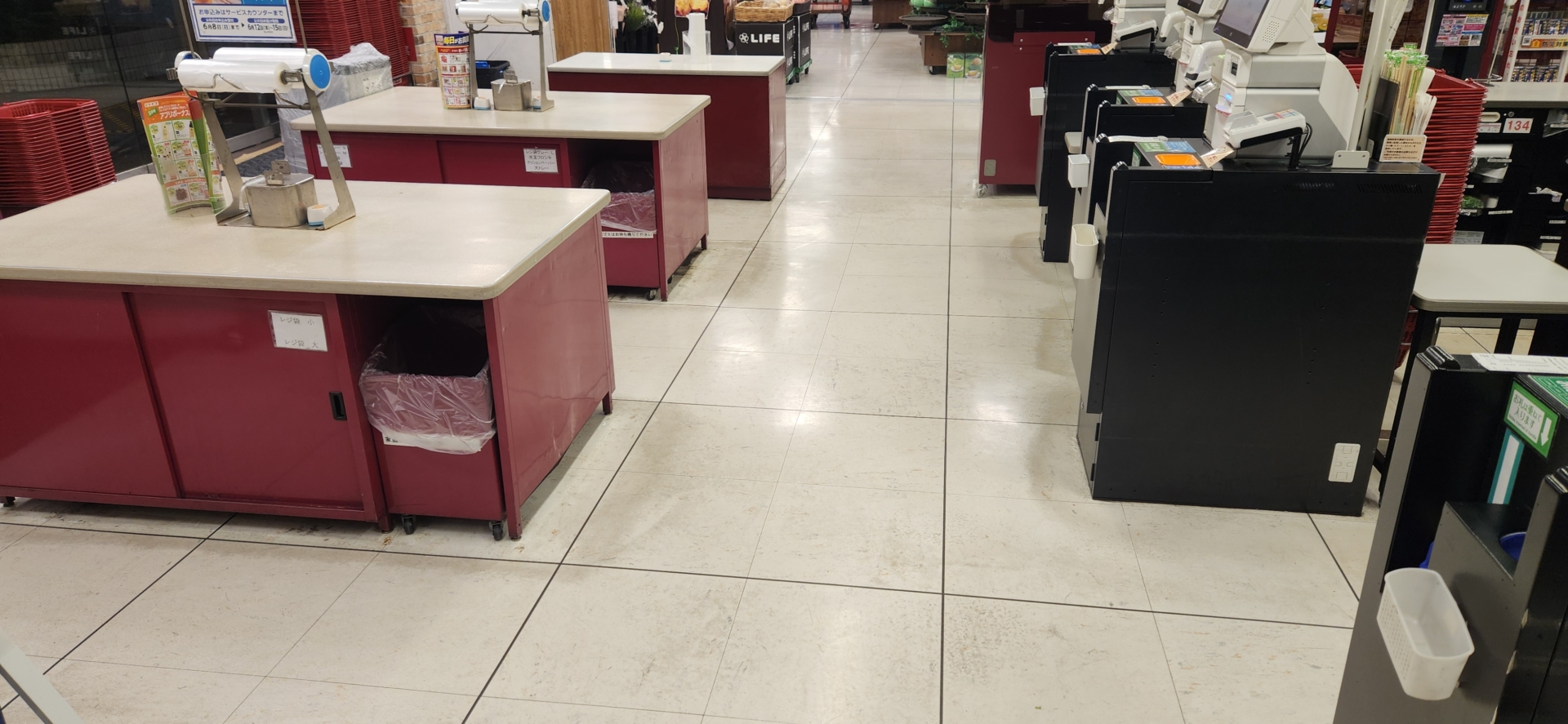 什器跡剥離洗浄/床清掃：01_施工前