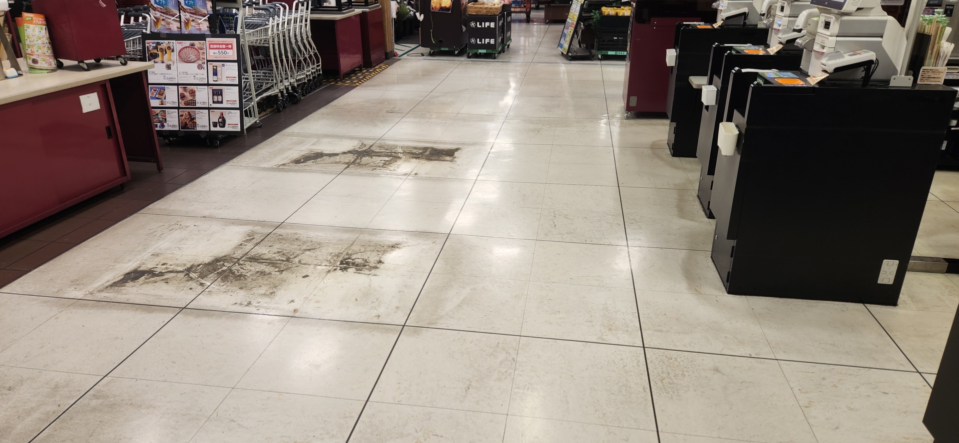 什器跡剥離洗浄/床清掃：02_施工中